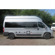 Autotrail V-Line 610 Sport - End Lounge