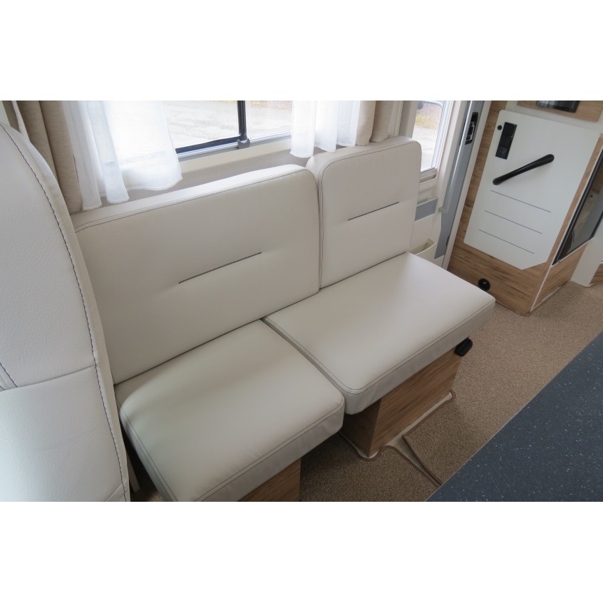 Pilote Evidence P696D