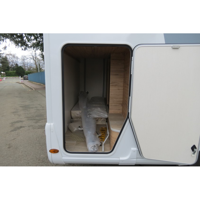Pilote Evidence P696D