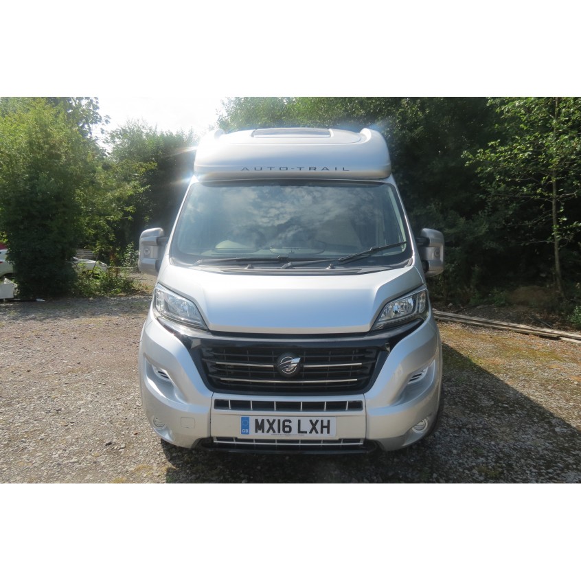Autotrail V-Line 610 Sport - End Lounge