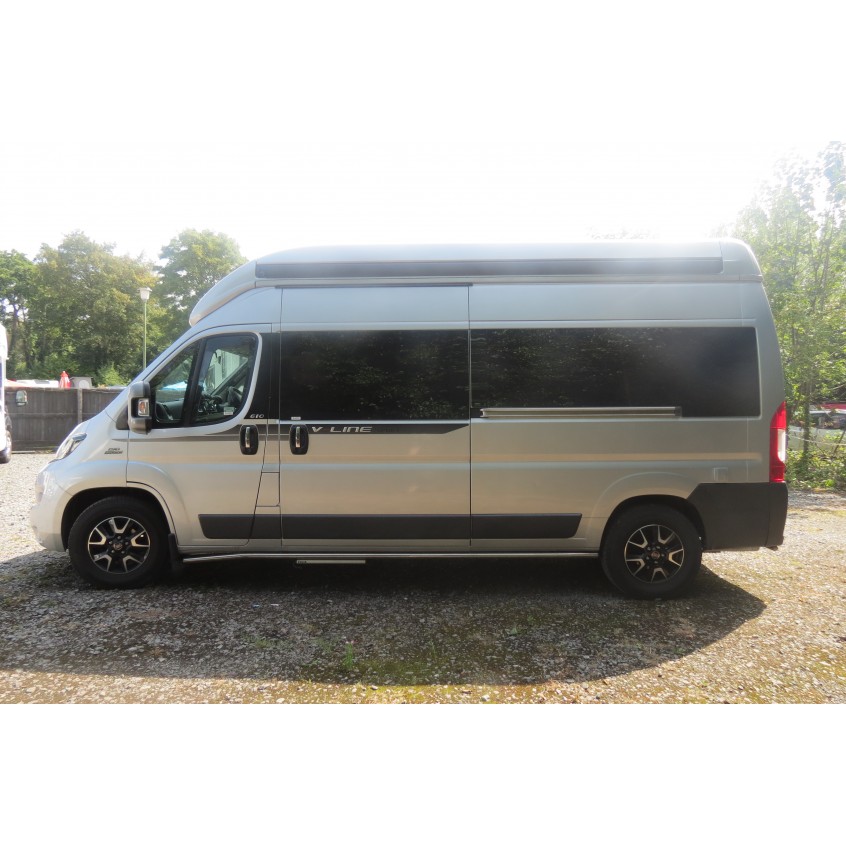 Autotrail V-Line 610 Sport - End Lounge