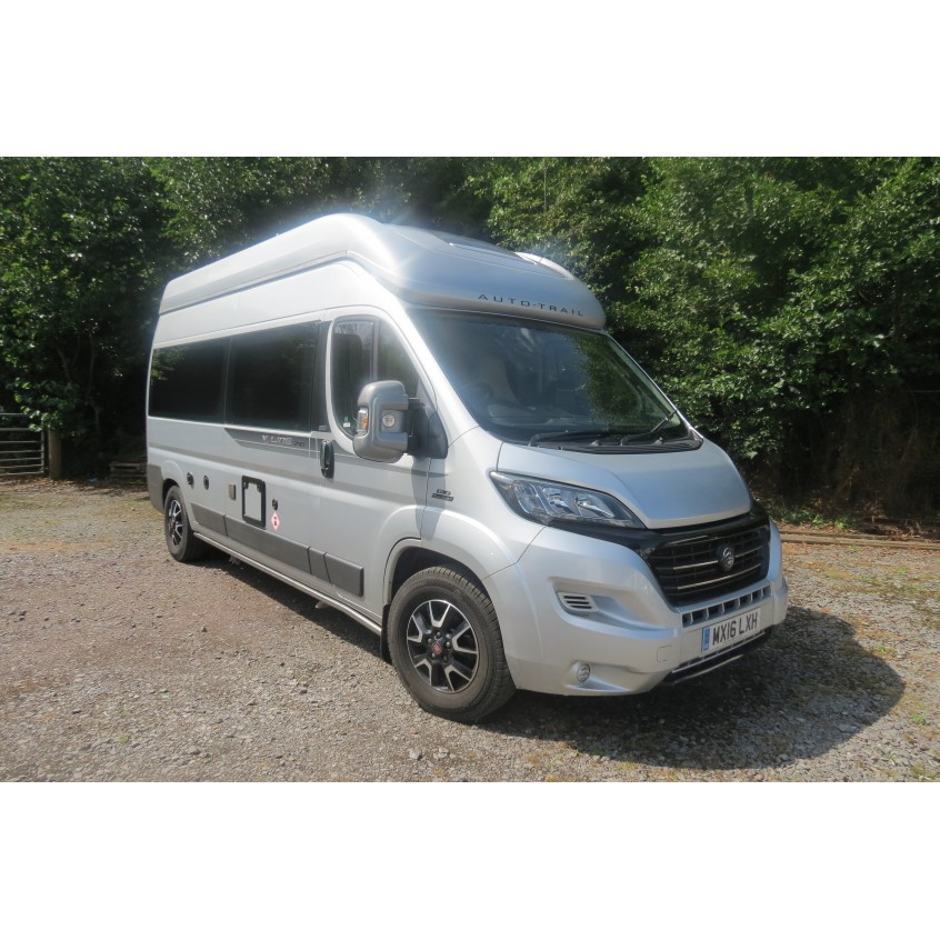 Autotrail V-Line 610 Sport - End Lounge
