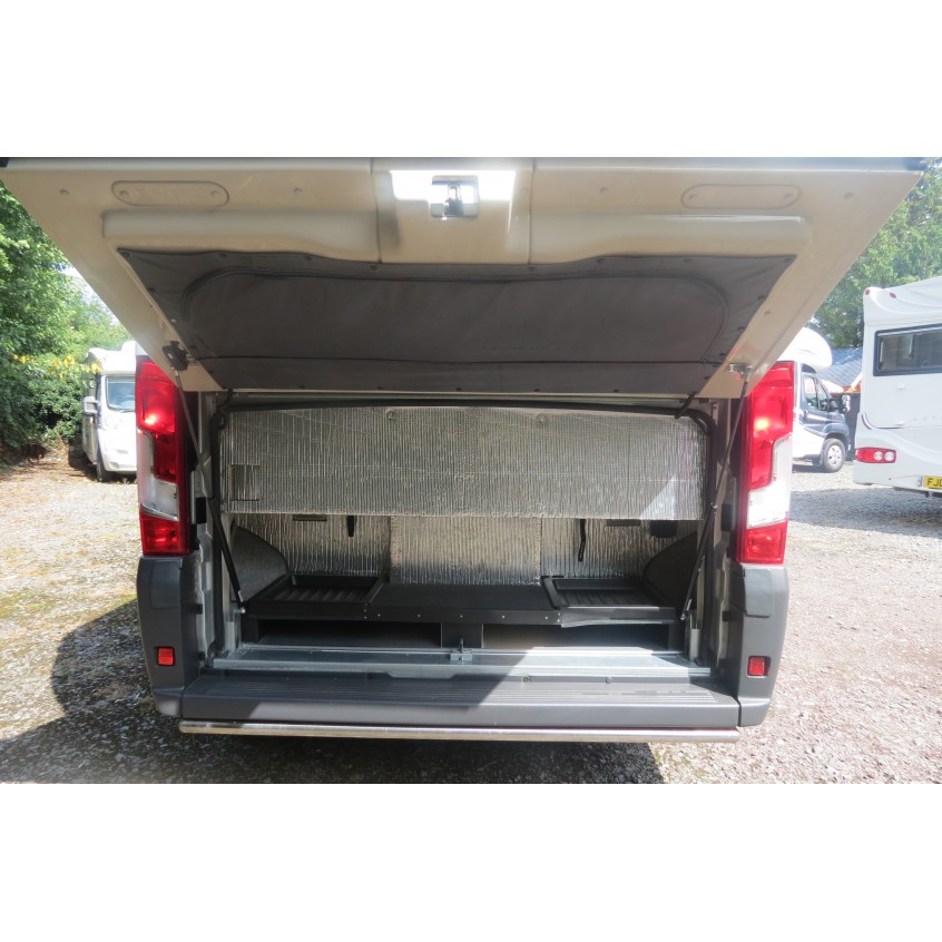 Autotrail V-Line 610 Sport - End Lounge