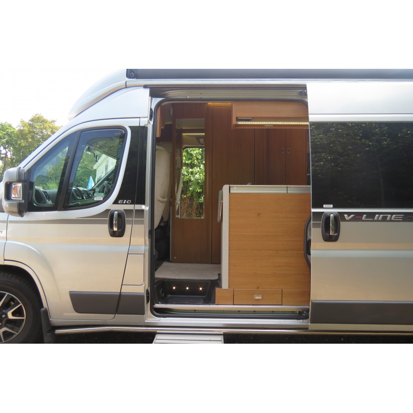 Autotrail V-Line 610 Sport - End Lounge