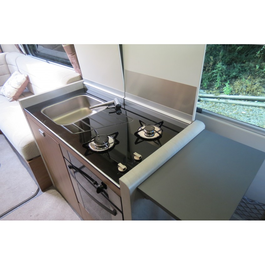 Autotrail V-Line 610 Sport - End Lounge