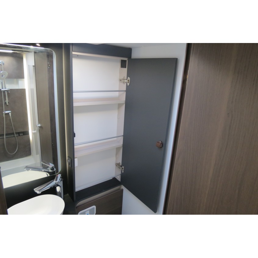 Adria Matrix Supreme 670 DL