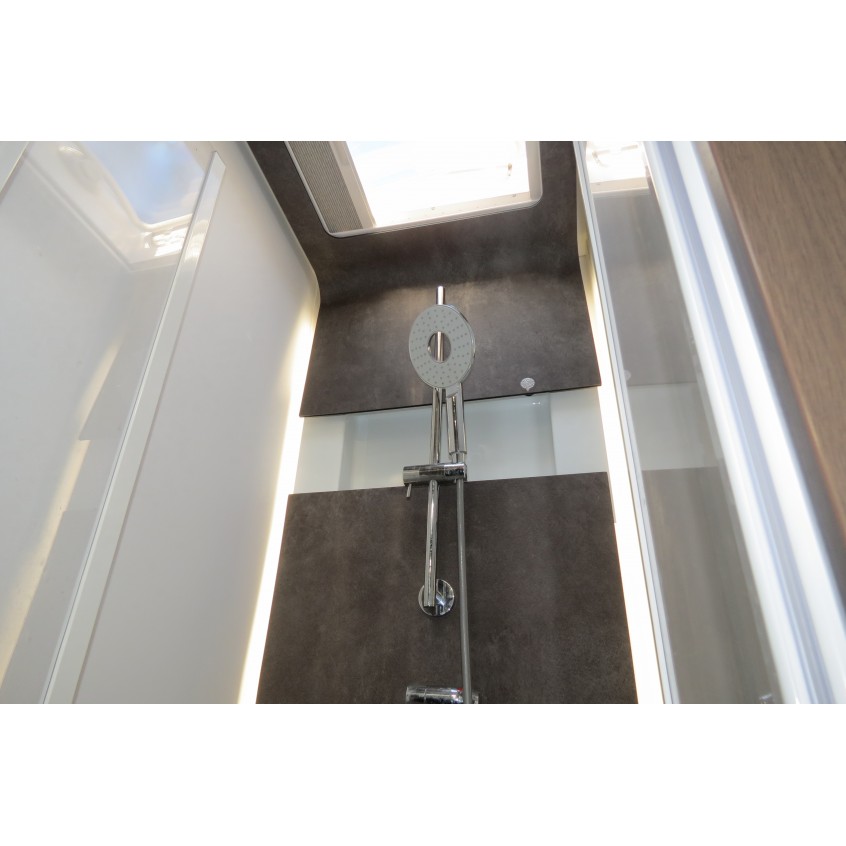 Adria Matrix Supreme 670 DL