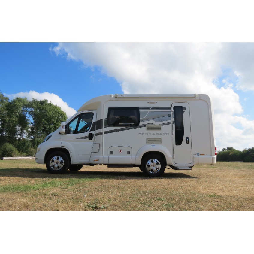 Bessacarr 412 - Lots of Extras Under 6m