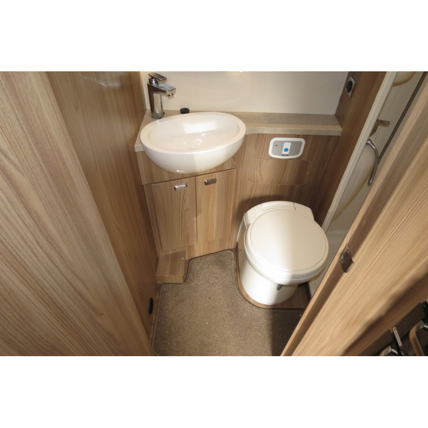 Bessacarr 412 - Lots of Extras Under 6m