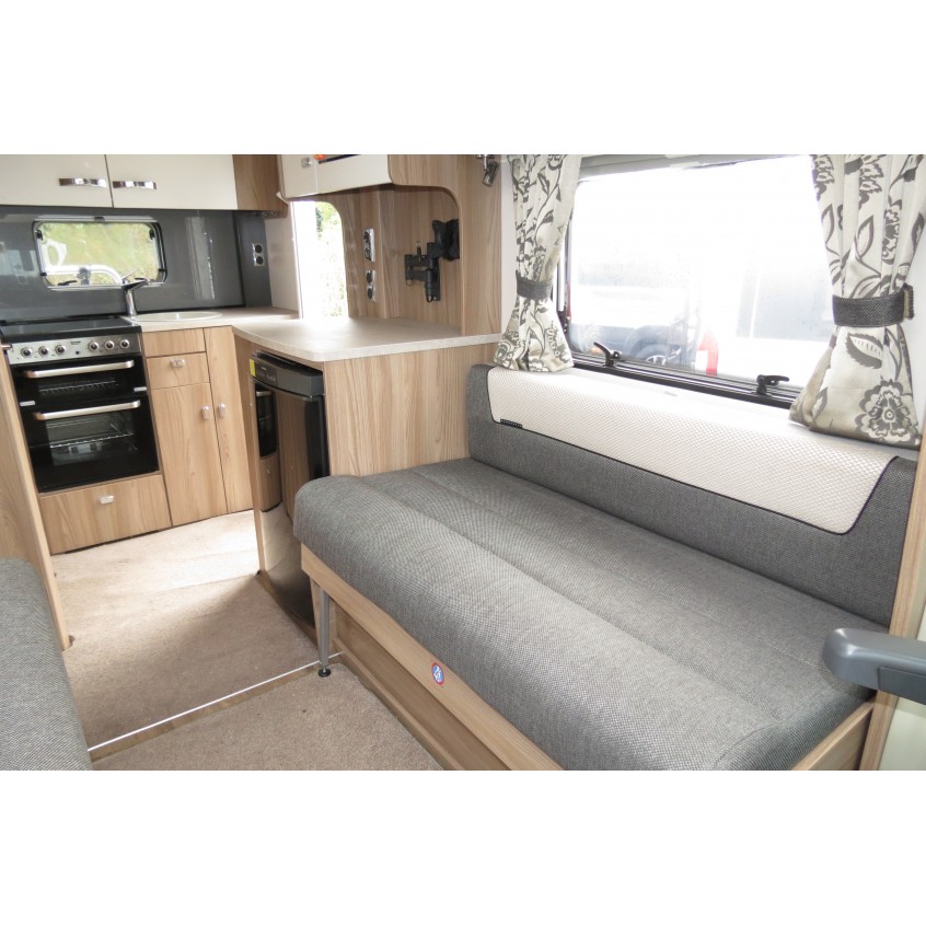 Bessacarr 412 - Lots of Extras Under 6m