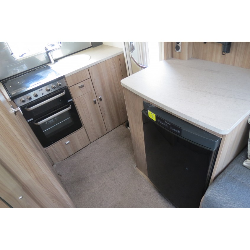 Bessacarr 412 - Lots of Extras Under 6m