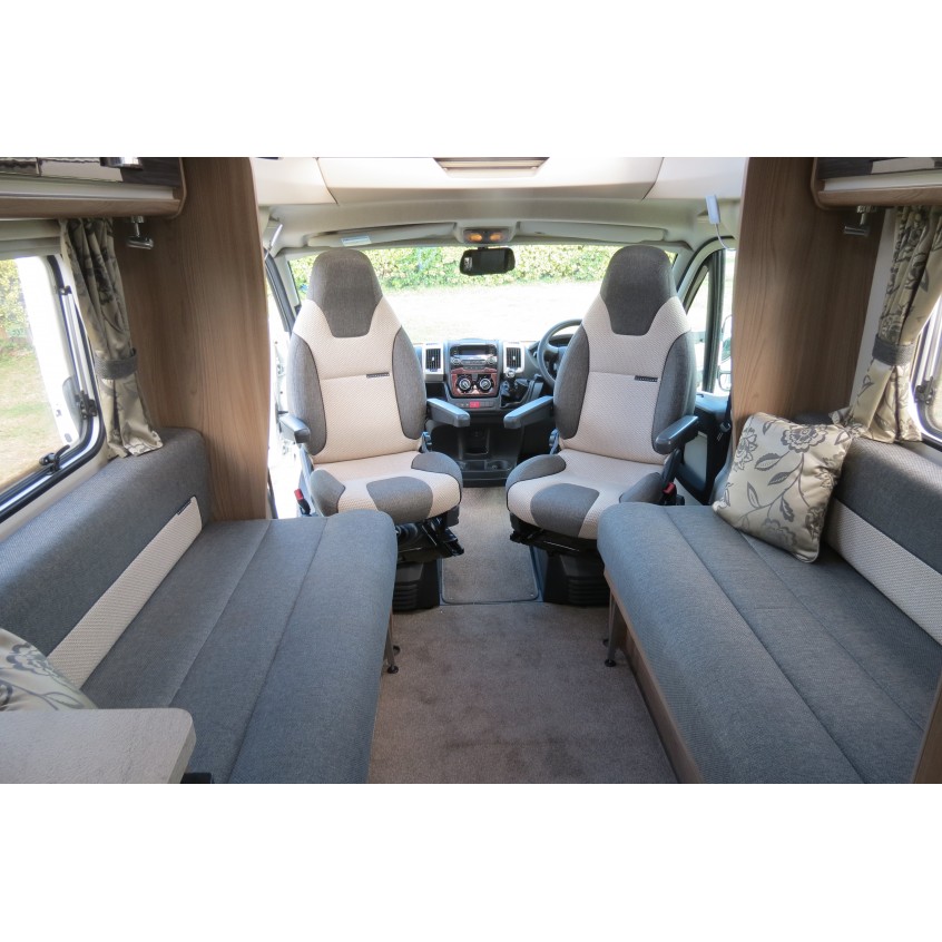 Bessacarr 412 - Lots of Extras Under 6m