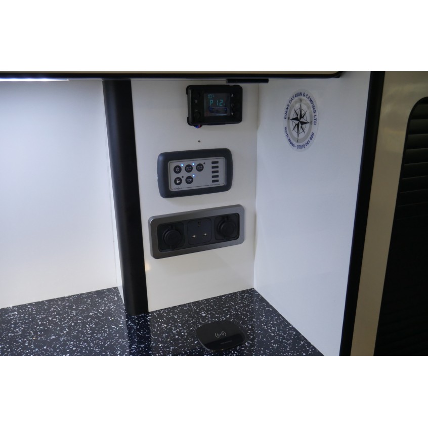 Volkswagen T30 LWB Camper Van - Electric Bed