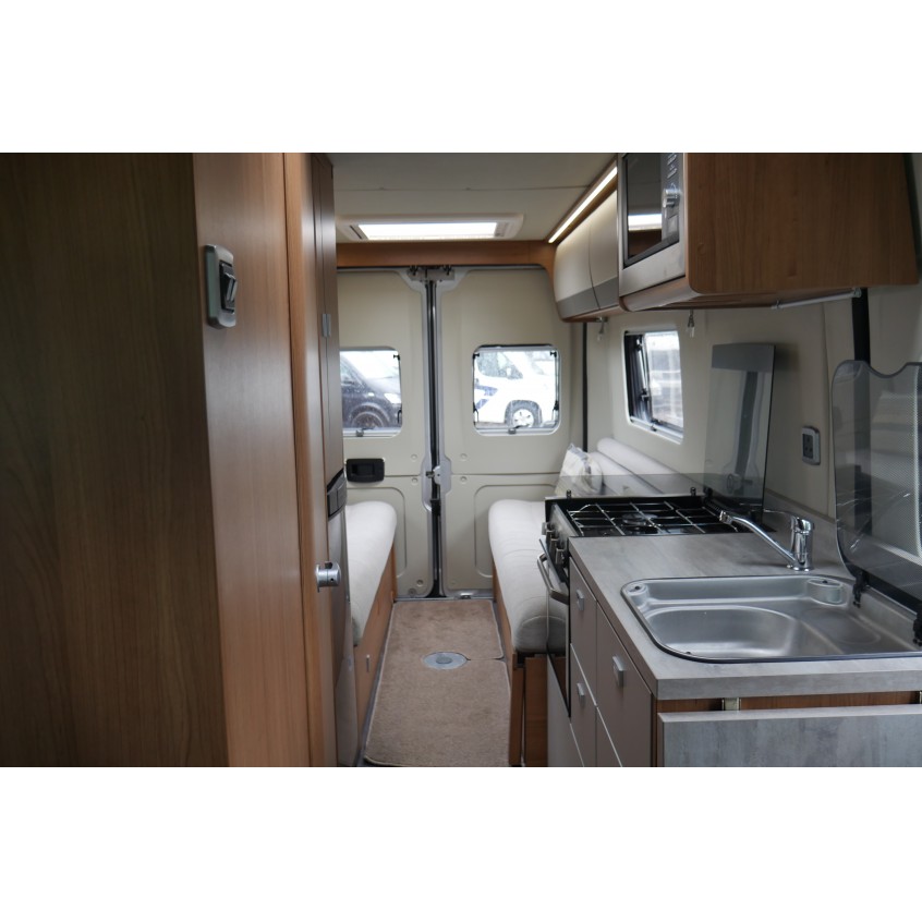 Autotrail V-Line 635 SE - AUTOMATIC