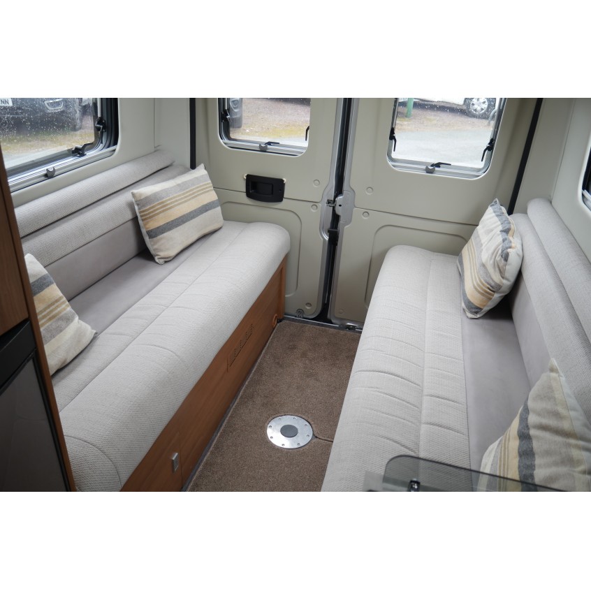 Autotrail V-Line 635 SE - AUTOMATIC