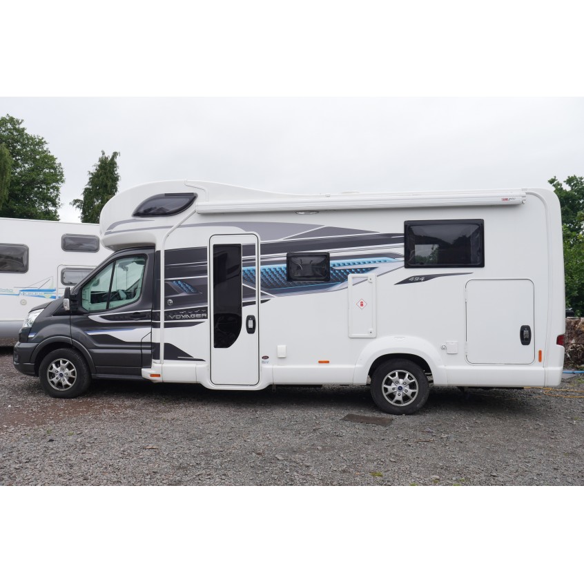 Swift Voyager 494