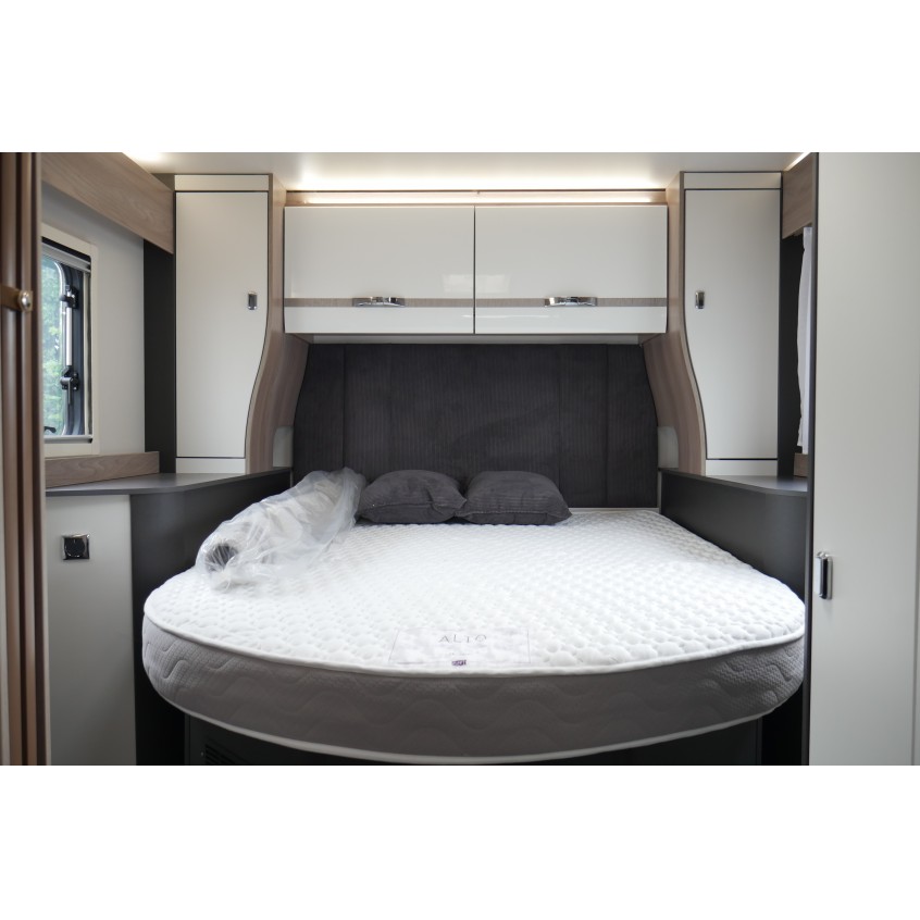Swift Voyager 494