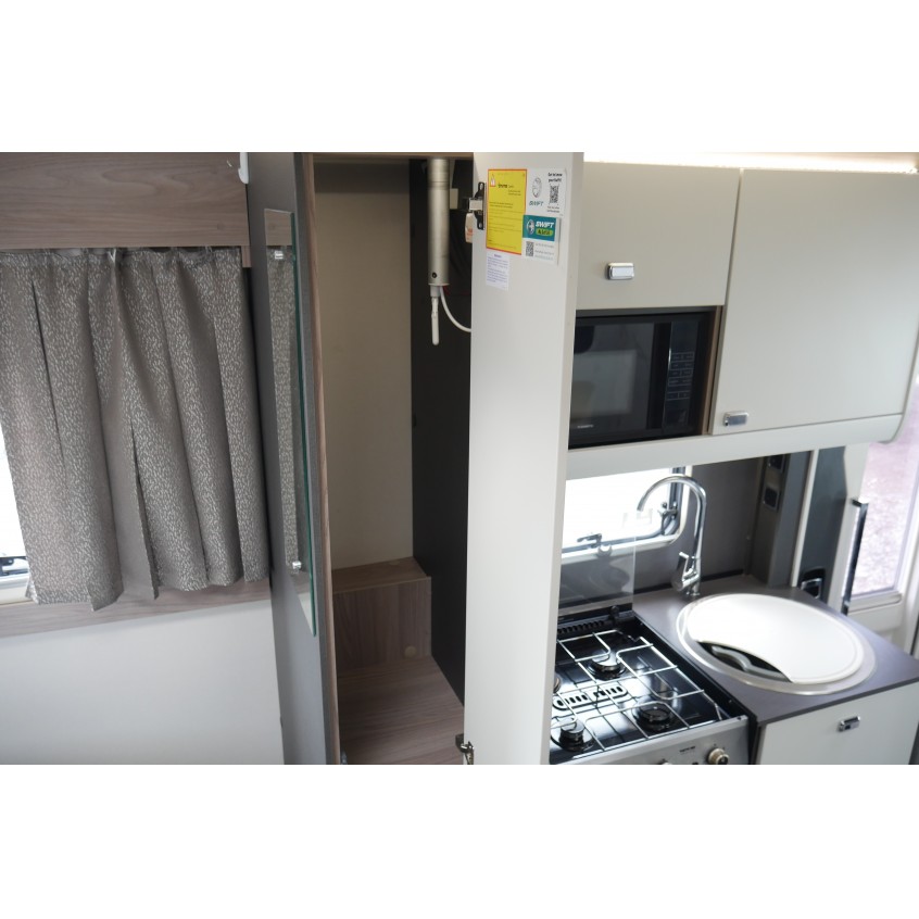 Swift Voyager 494