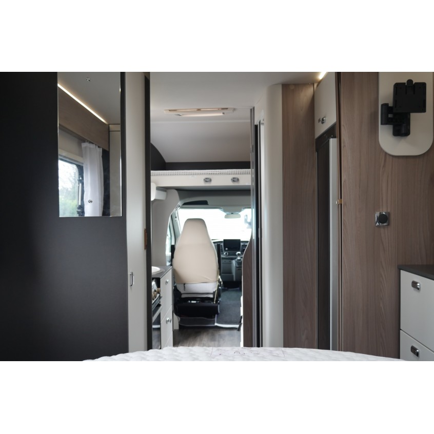 Swift Voyager 494