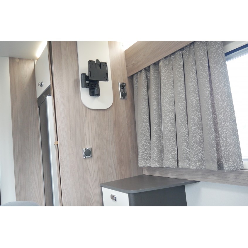 Swift Voyager 494