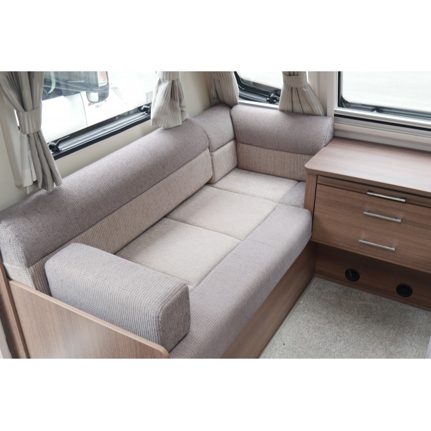 Bailey Phoenix 440 Caravan